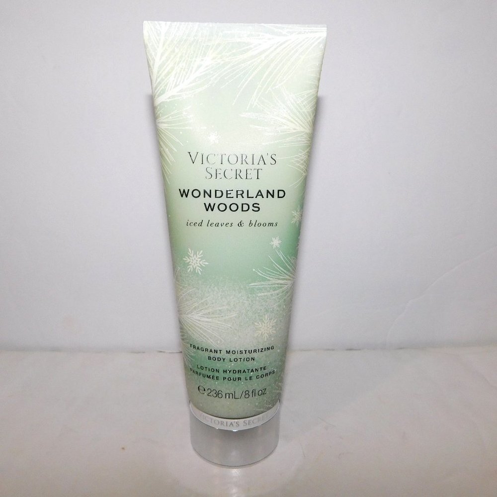 WONDERLAND WOODS Victoria's Secret Fragrant Moisturizing Body Lotion NEW